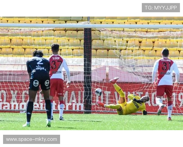 布雷斯特2-0完胜洛里昂，主场防守稳固性凸显